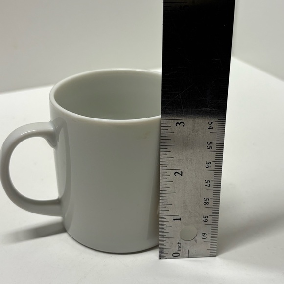 Vintage 1984 Berenstain Bears collectible sister bear “Skating Star” - Picture 5 of 6